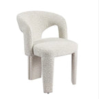 Liana – Gestoffeerde designstoel met leopard motief en sculpturale vormen
