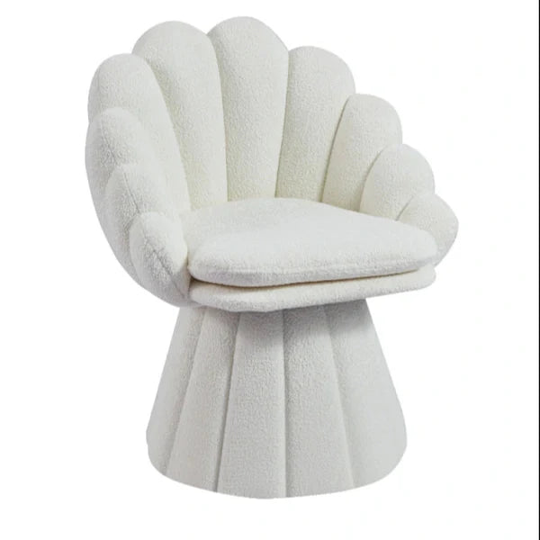 Amalfi – Bouclé lounge fauteuil met schelpvormig design in crème wit